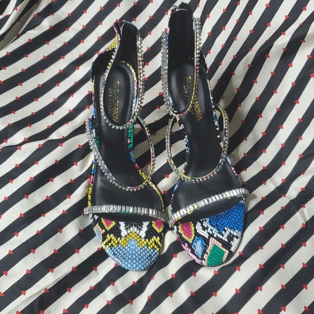 Fashion Nova "She's iconic wedge"